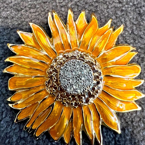Jewelry - Sunflower Pin